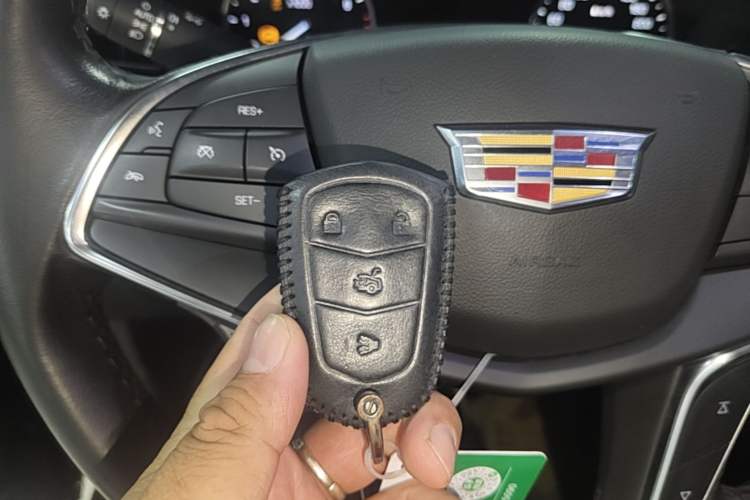 Used Cadillac XT5 2018 25T Luxury Model Vehicle Key