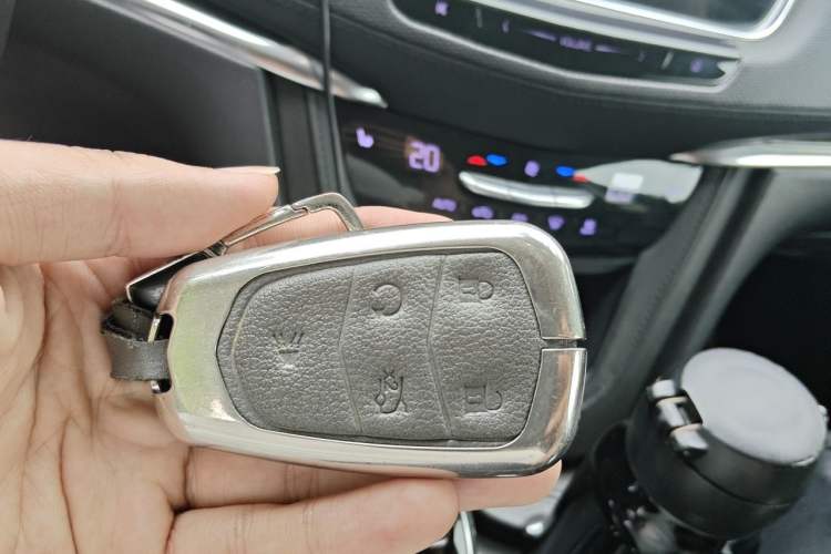 Used Cadillac XT5 2018 25T Luxury Model Vehicle Key