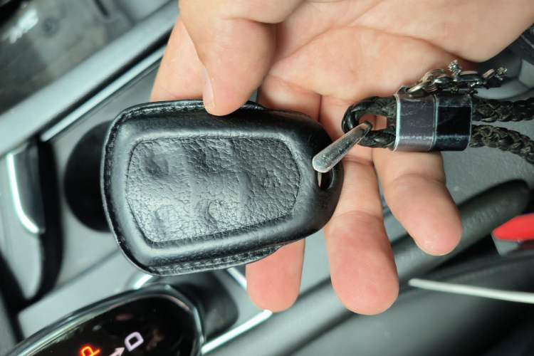 Used Cadillac XT5 2018 25T Luxury Model Vehicle Key