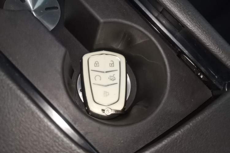 Used Cadillac XT5 2018 28E Four-Wheel Drive Tech Version Vehicle Key