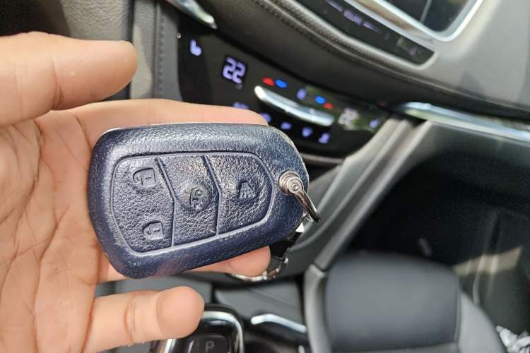 Used Cadillac XT5 2018 28E Four-Wheel Drive Tech Version Vehicle Key