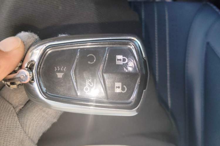 Used Cadillac XT5 2018 28E 4x4 Platinum Edition Vehicle Key