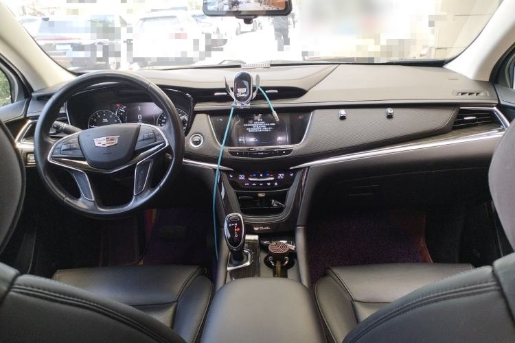 Used Cadillac XT5 2018 25T Luxury Model Center Console