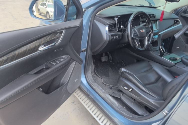 Used Cadillac XT5 2018 25T Luxury Model Driver Seat