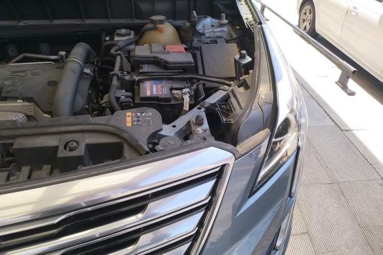 Used Cadillac XT5 2018 25T Luxury Model Engine Bay Left