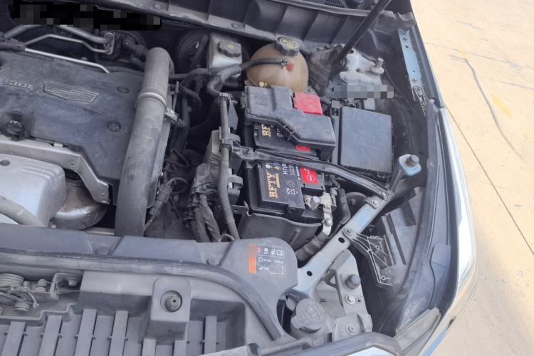 Used Cadillac XT5 2018 25T Luxury Model Engine Bay Left