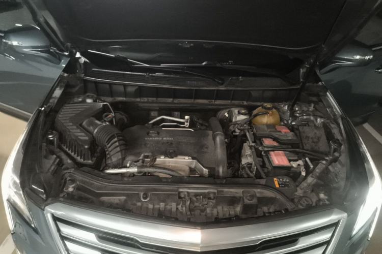 Used Cadillac XT5 2018 25T Luxury Model Engine Bay