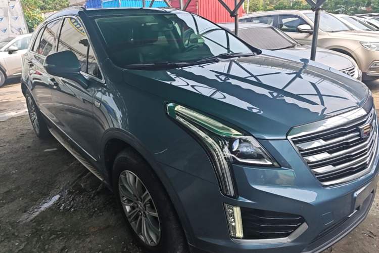 Used Cadillac XT5 2018 28T Four-Wheel Drive Luxury Model Front Right 45 Deg