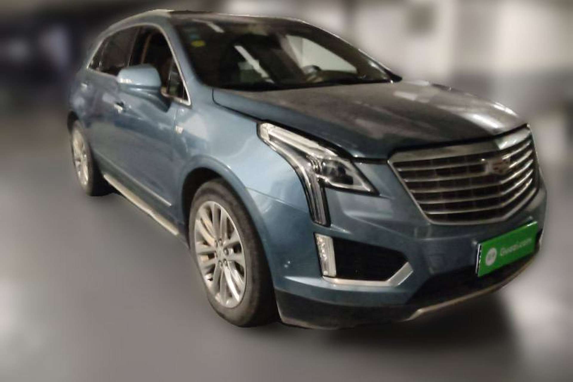 Used Cadillac XT5 2018 28E 4x4 Platinum Edition Front Right 45 Deg
