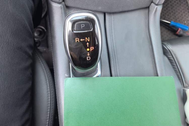 Used Cadillac XT5 2018 25T Luxury Model Gear Lever