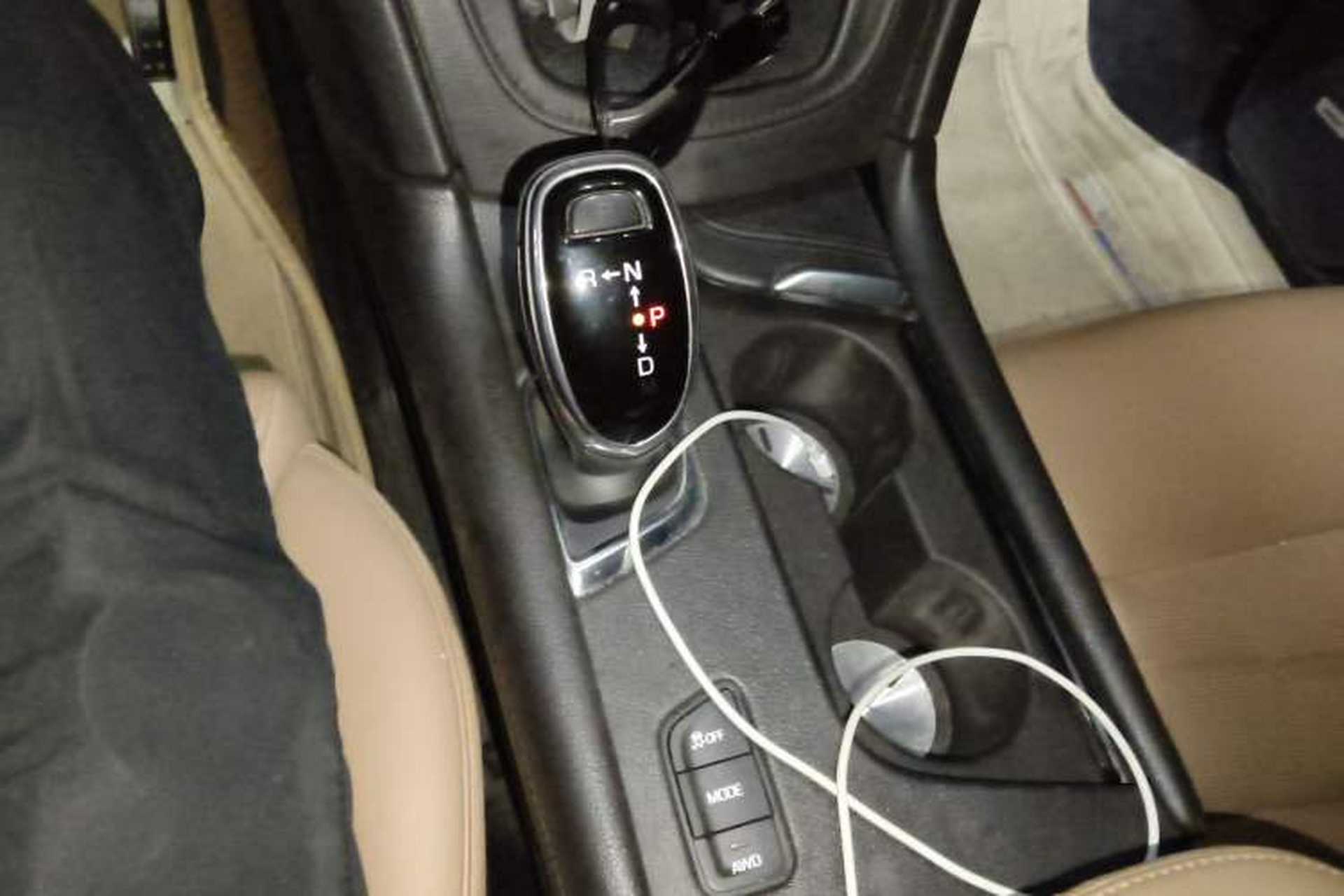 Used Cadillac XT5 2018 28E 4x4 Platinum Edition Gear Lever