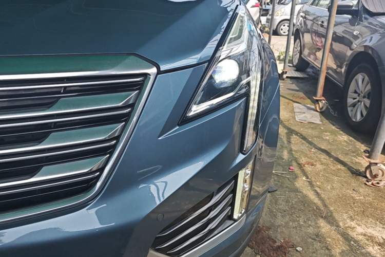 Used Cadillac XT5 2018 28T Four-Wheel Drive Luxury Model Left Front Headlight