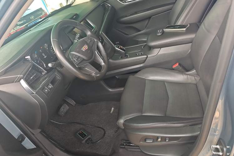 Used Cadillac XT5 2018 28T Four-Wheel Drive Luxury Model Left Front Seat