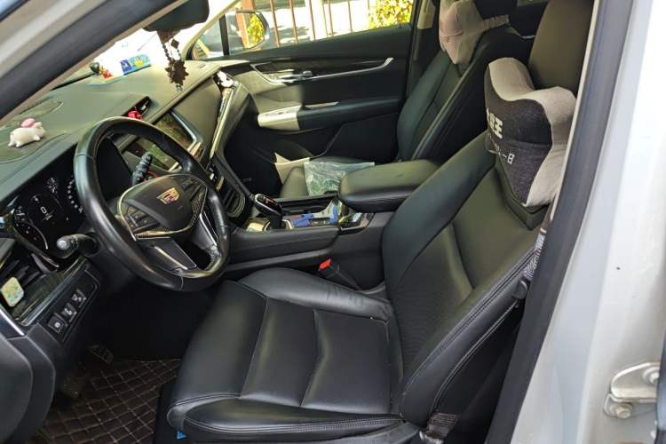 Used Cadillac XT5 2018 25T Luxury Model Left Front Seat