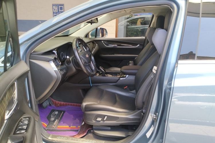 Used Cadillac XT5 2018 25T Luxury Model Left Front Seat