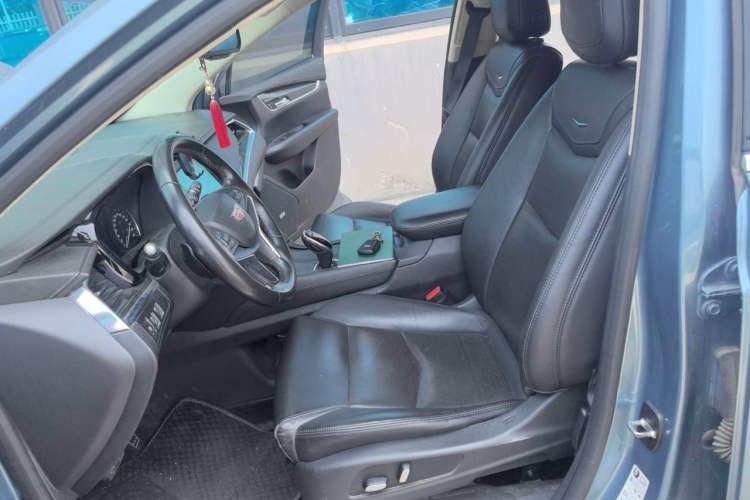 Used Cadillac XT5 2018 25T Luxury Model Left Front Seat