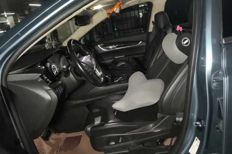 Used Cadillac XT5 2018 25T Luxury Model Left Front Seat