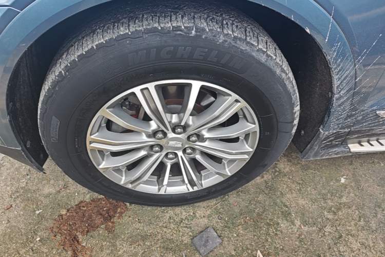 Used Cadillac XT5 2018 28T Four-Wheel Drive Luxury Model Left Front Wheel Hub