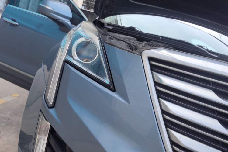 Used Cadillac XT5 2018 25T Luxury Model Right Front Headlight