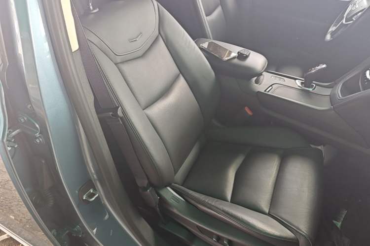 Used Cadillac XT5 2018 28T Four-Wheel Drive Luxury Model Right Front Seat