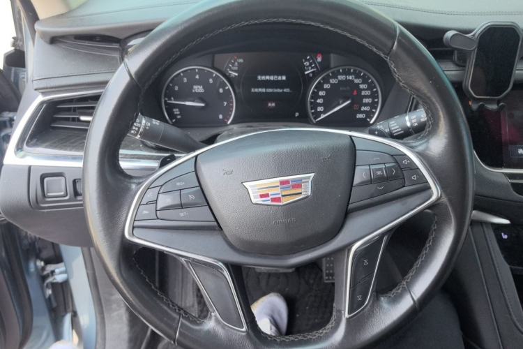 Used Cadillac XT5 2018 25T Luxury Model Steering Wheel