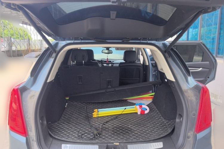 Used Cadillac XT5 2018 25T Luxury Model Trunk