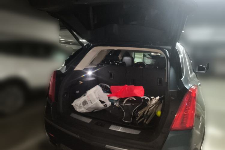 Used Cadillac XT5 2018 25T Luxury Model Trunk
