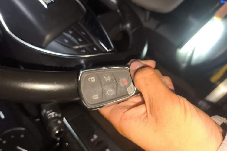 Used Cadillac XT5 2018 25T Luxury Model Vehicle Key