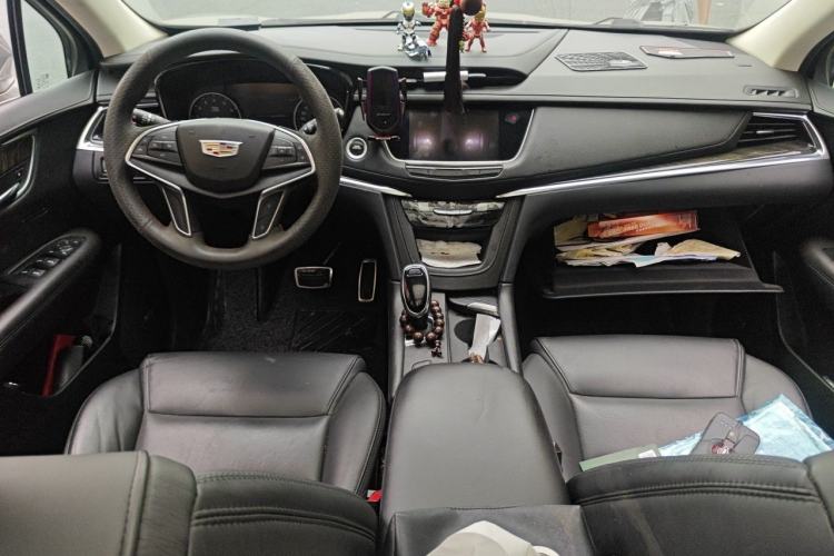Used Cadillac XT5 2018 28T Four-Wheel Drive Luxury Model Center Console
