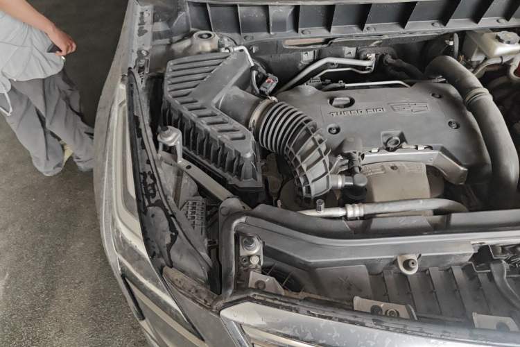 Used Cadillac XT5 2018 28T Four-Wheel Drive Luxury Model Engine Bay Right