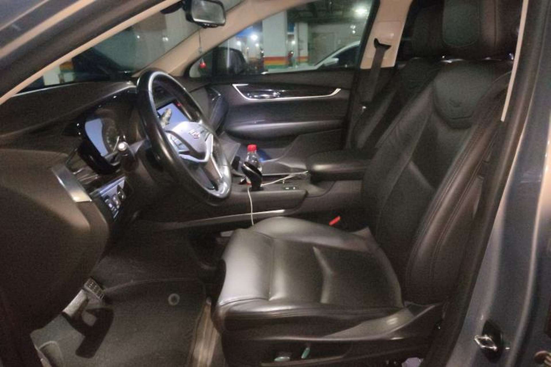 Used Cadillac XT5 2018 25T Luxury Model Left Front Seat