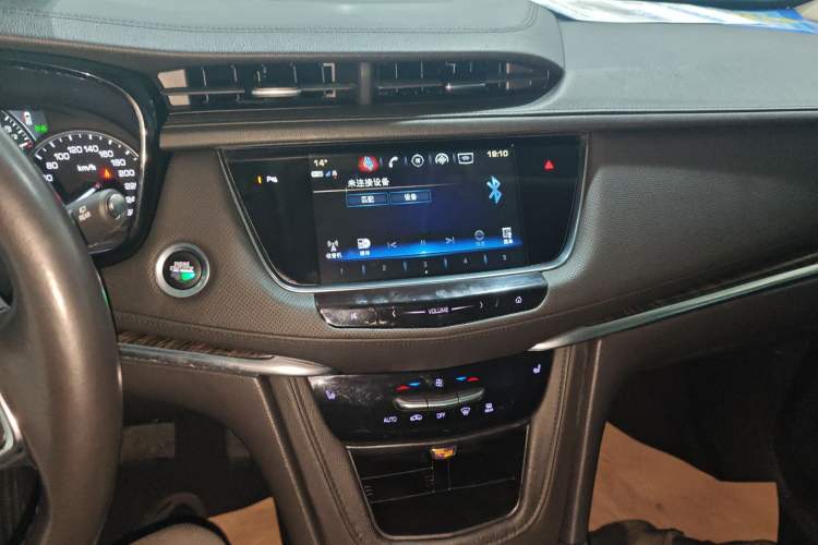 Used Cadillac XT5 2018 25T Luxury Model Audio And AC Panel