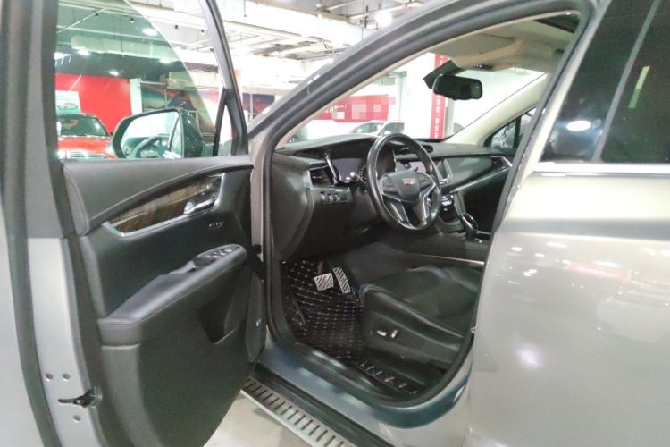 Used Cadillac XT5 2018 25T Luxury Model Driver Seat