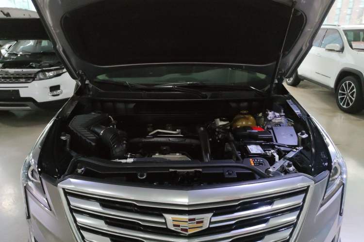 Used Cadillac XT5 2018 25T Luxury Model Engine Bay