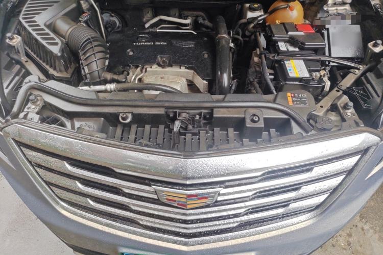 Used Cadillac XT5 2018 25T Luxury Model Engine Bay