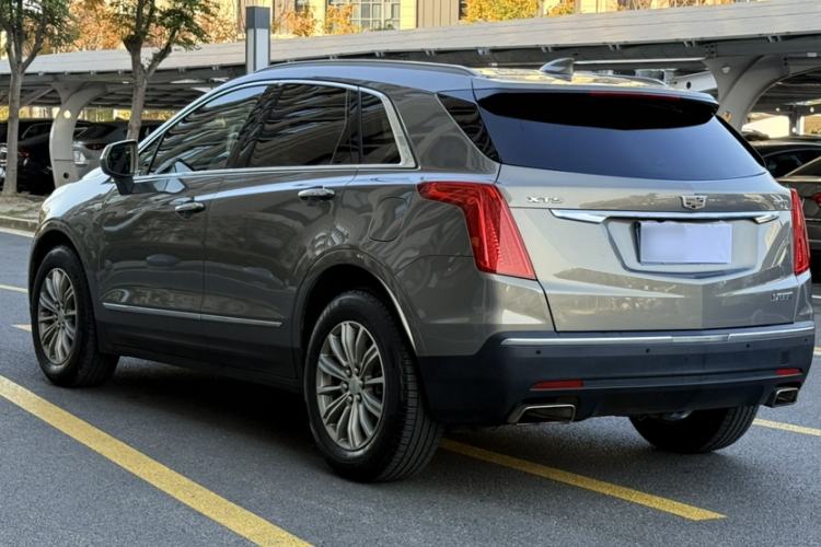 Used Cadillac XT5 2018 25T Luxury Model Exterior 3