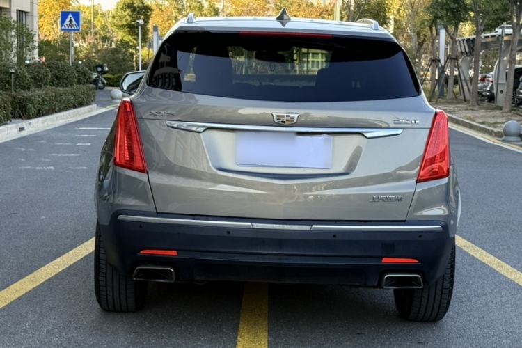 Used Cadillac XT5 2018 25T Luxury Model Exterior 4