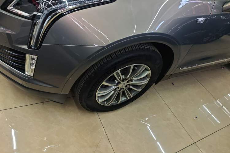 Used Cadillac XT5 2018 28T Four-Wheel Drive Luxury Model Exterior 4