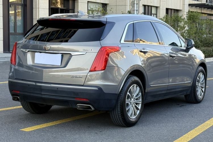 Used Cadillac XT5 2018 25T Luxury Model Exterior 5