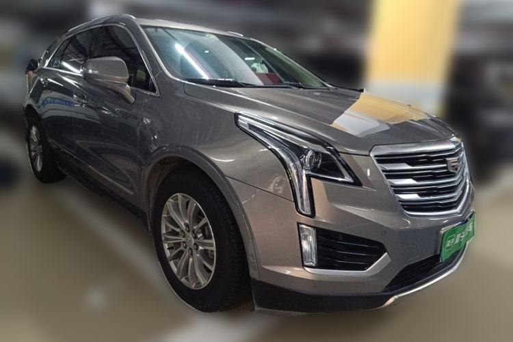 Used Cadillac XT5 2018 25T Luxury Model Front Right 45 Deg