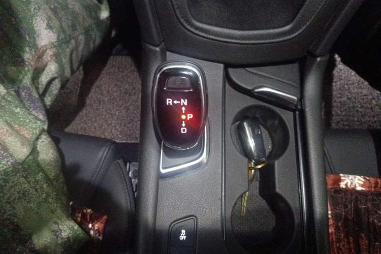 Used Cadillac XT5 2018 25T Luxury Model Gear Lever