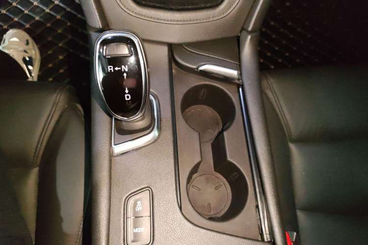 Used Cadillac XT5 2018 25T Luxury Model Gear Lever