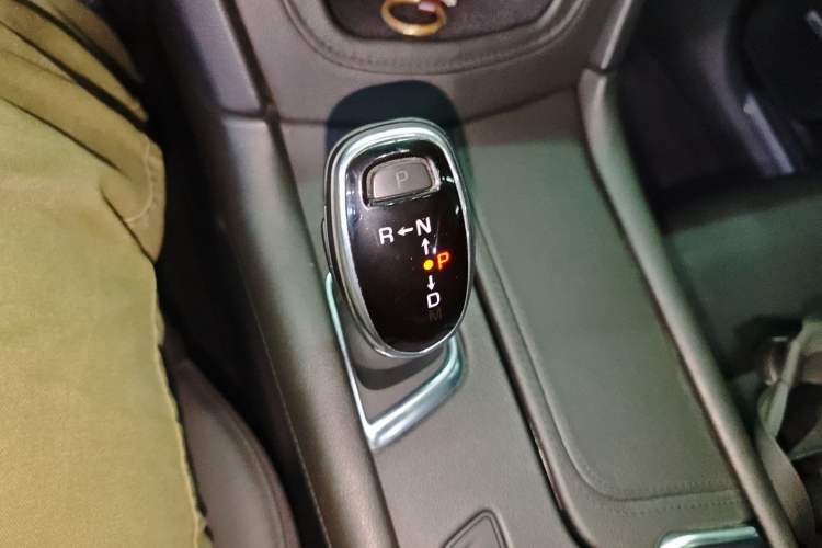 Used Cadillac XT5 2018 28T Four-Wheel Drive Luxury Model Gear Lever
