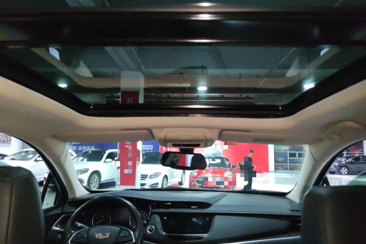 Used Cadillac XT5 2018 25T Luxury Model Headliner