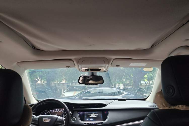 Used Cadillac XT5 2018 28T Four-Wheel Drive Luxury Model Headliner