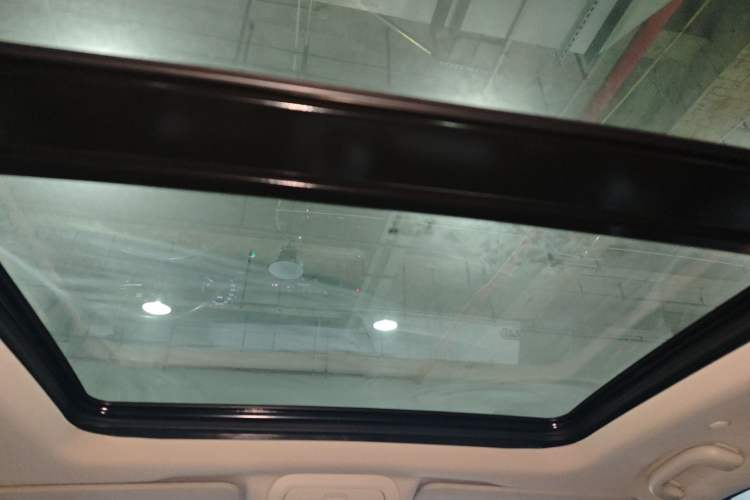 Used Cadillac XT5 2018 25T Luxury Model Headliner
