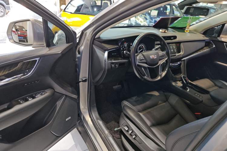 Used Cadillac XT5 2018 28T Four-Wheel Drive Luxury Model Interior 2