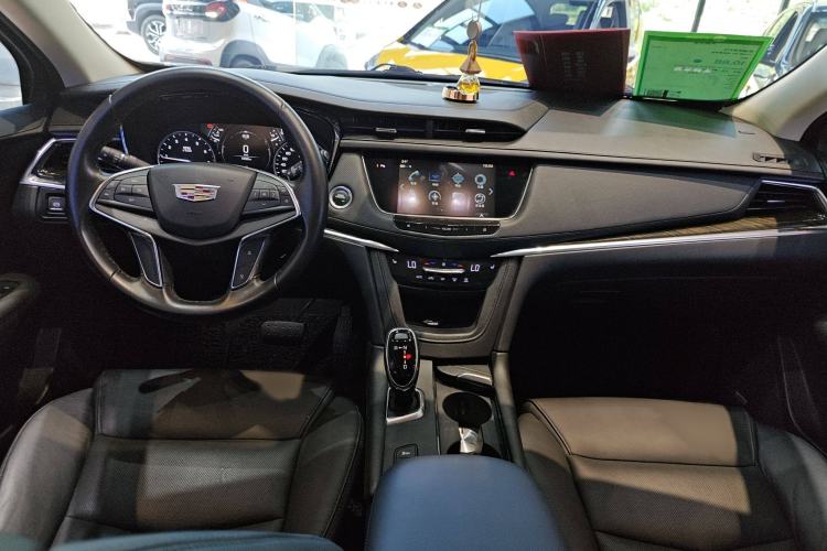 Used Cadillac XT5 2018 28T Four-Wheel Drive Luxury Model Interior 3