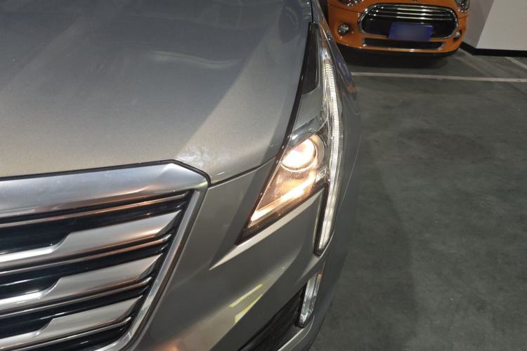 Used Cadillac XT5 2018 25T Luxury Model Left Front Headlight