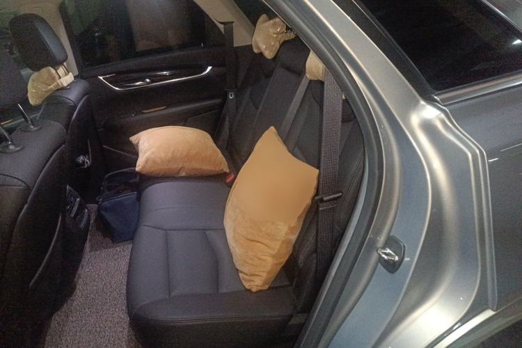 Used Cadillac XT5 2018 25T Luxury Model Left Rear Seat